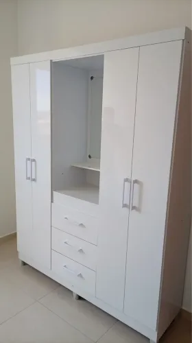 Guarda roupa casal com espelho / NOVO / ENTREGAMOS