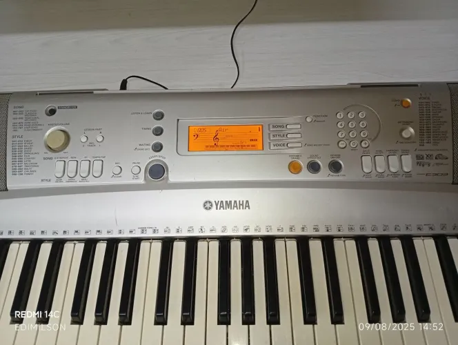Teclado Yamaha psr e303