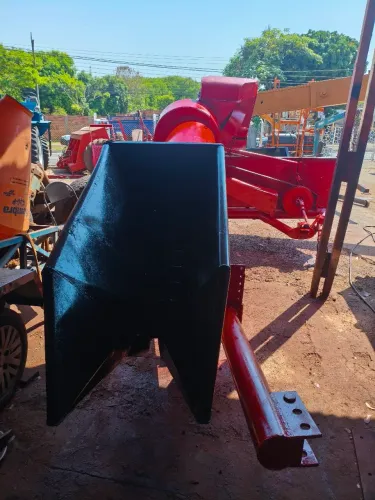 Colhedora de Milho Penha 350 ( Foguetinho)
