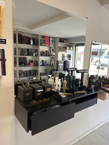 Bancada para barbearia ou salão de beleza em MDF