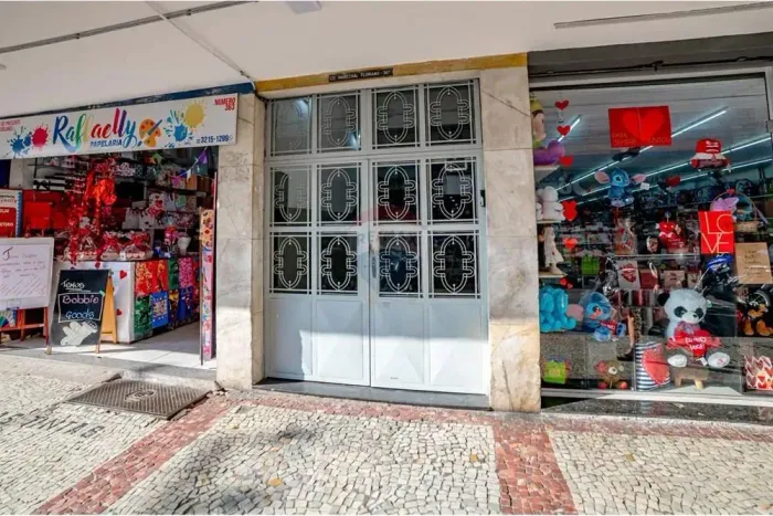 VENDA DE APARTAMENTO COM 2 QUARTOS NA R. FLORIANO PEIXOTO NO CENTRO DA CIDADE
