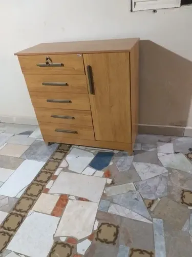 Cômodas Novas com 5 gavetas e 1 porta sapatos.