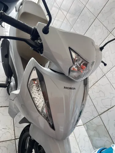 Honda Biz 125 2026 Branca 