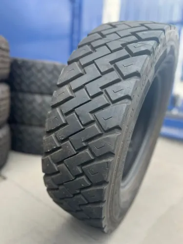 PNEU para van 205/75R16C CONTINENTAL chama no whats