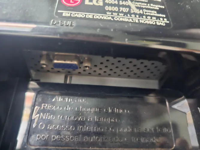 Monitor LG 19" w1941s ( Leia a descrição)