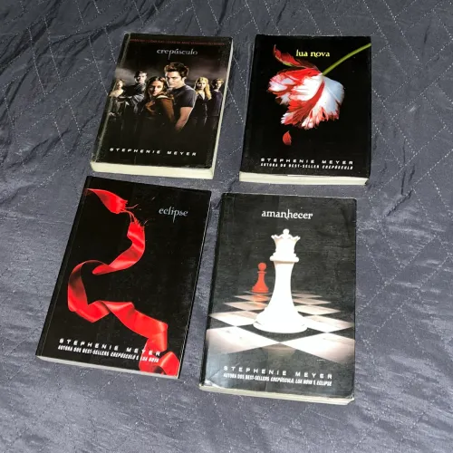 Vendo livros saga crepúsculo