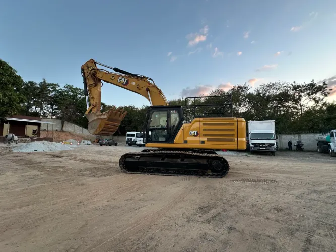 Escavadeira Caterpillar 336 2021