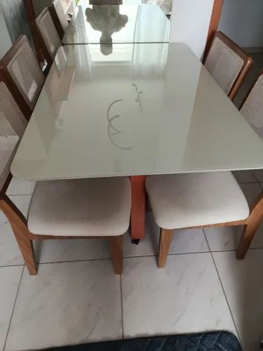 Vendo essa mesa em estado de nova