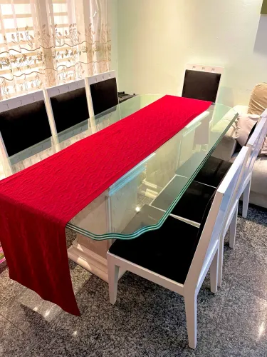 Linda mesa de 8 lugares tampo de vidro 2x1m
