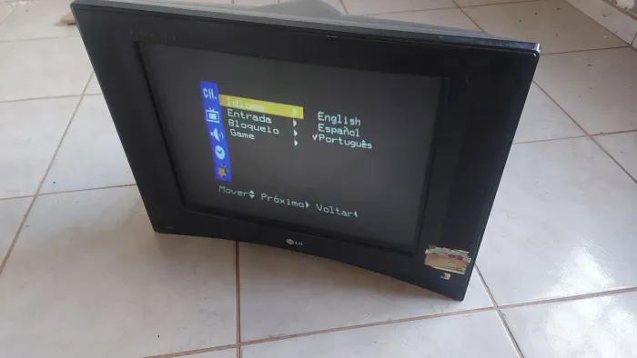 TV de Tubo LG Ultra Slim 21" (Modelo 21FU1RLG) - No Estado / Para Conserto ou Peças