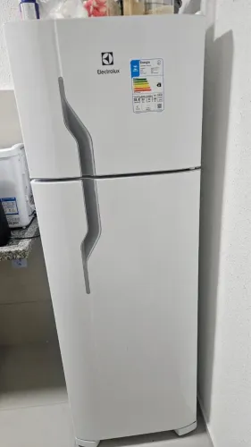 Geladeira Eletrolux 260 litros 
