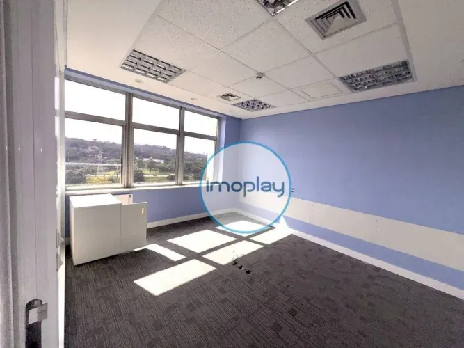 Sala comercial de 559 m² mobiliada no bairro da Vila Olímpia, ao lado do JK iguatemi