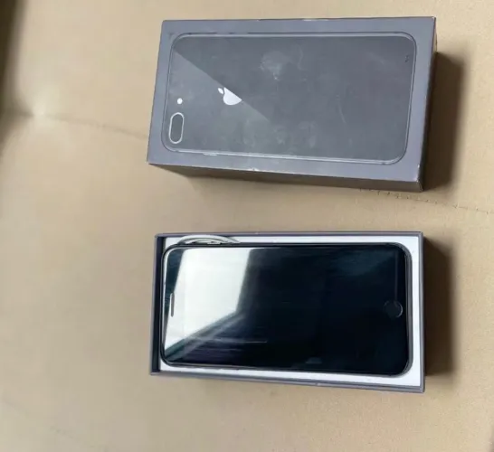 iPhone 8 Plus 