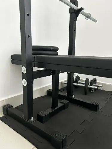 Suporte barra e anilhas (bíceps e supino com banco)