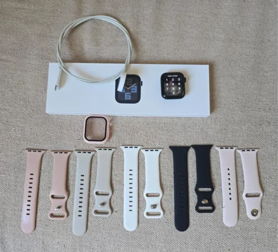 ? APPLE WATCH SE 2ª GERAÇÃO - 40mm  Vendo Apple Watch SE 2ª geração, 40mm, preto 