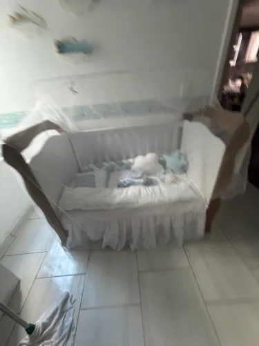 Berço que vira cama