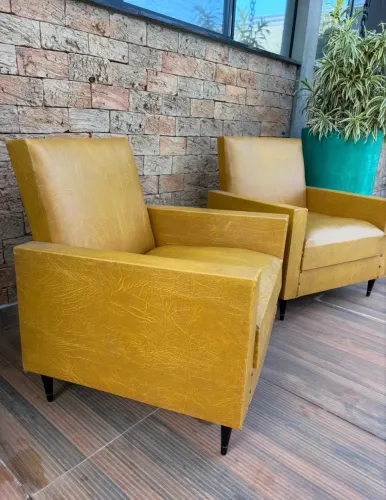 Par de Poltronas Vintage - Originais