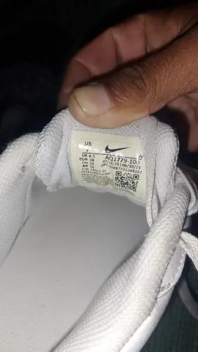 Tênis Nike Original Branco, vindo dos ESTADOS Unidos da América tamanho 35/36 perfeito!
