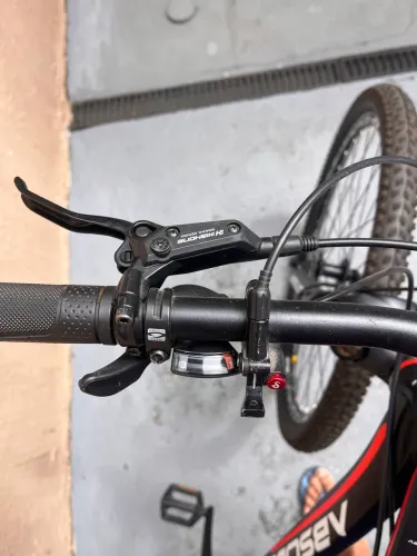 Bicicleta Absolute nero 3 - vendo ou troco