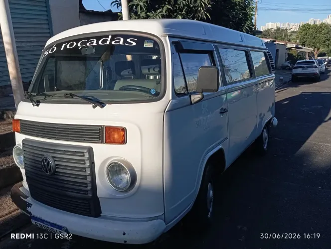 Volkswagen Kombi Standard 1.4 MI Total Flex 8V 2011