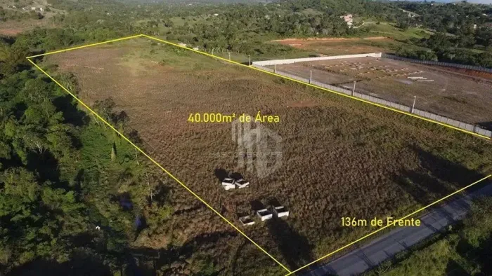 TERRENO PARA GRANDES COMÉRCIOS EM CANDEIAS. São 40.000m² com 136m de frente para pista bem