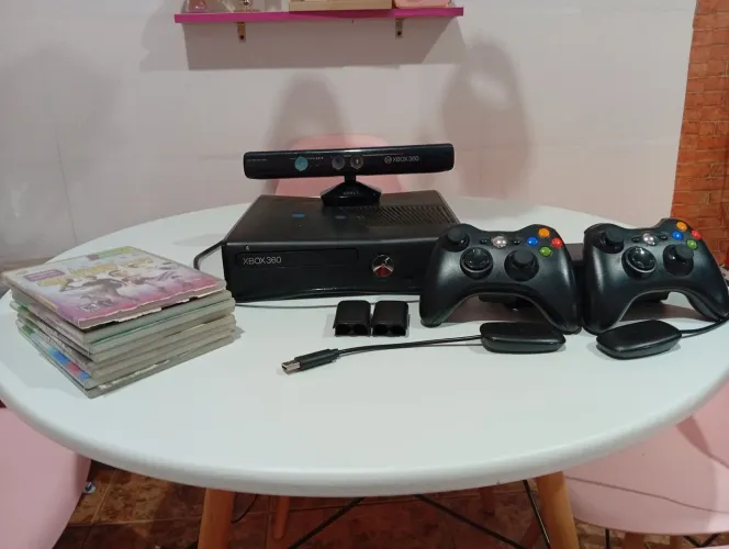 Xbox 360 completinho.