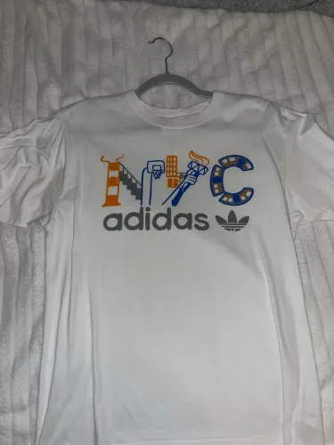 Camiseta Adidas NYC