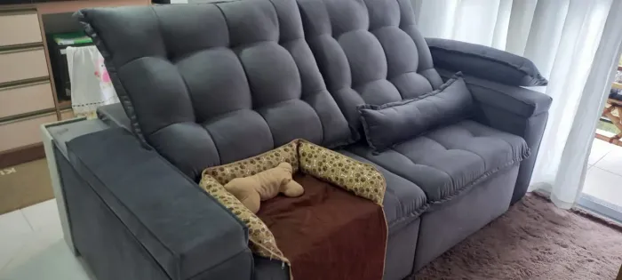 Sofá retrátil seminovo