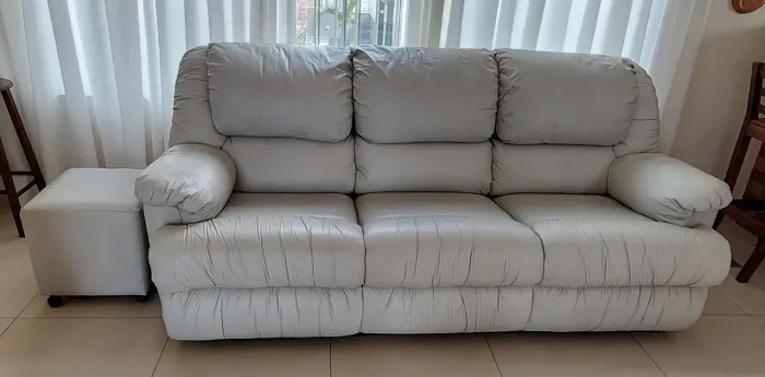 Sofá de couro Plenitude