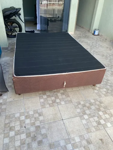 Cama box R$100