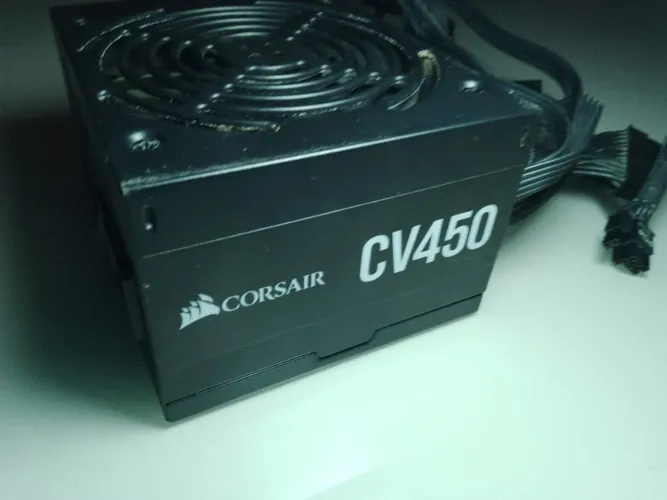 Fonte Corsair CV450