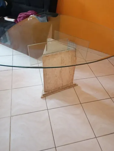 Vendo mesa de vidro grande com base em granito