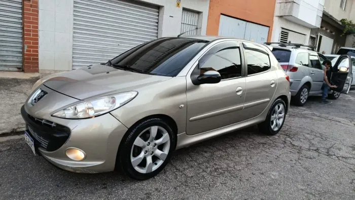 Peugeot 207 XR Sport 1.4 Flex 8V 5P 2011