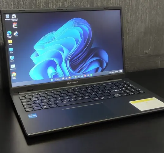 Notebook Asus 8ra 12 geração Processo i3 SSD Nvme 256gb nota e garantia