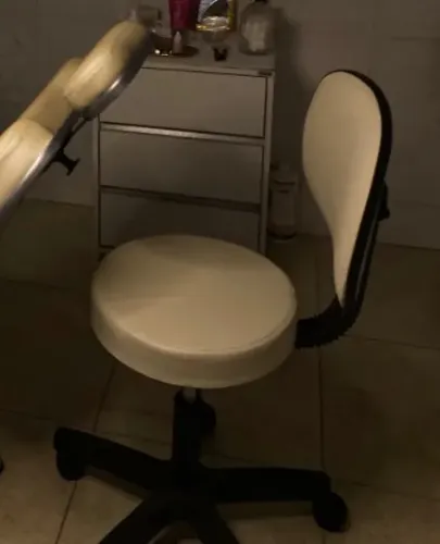 Mocho Cadeira Giratória bege