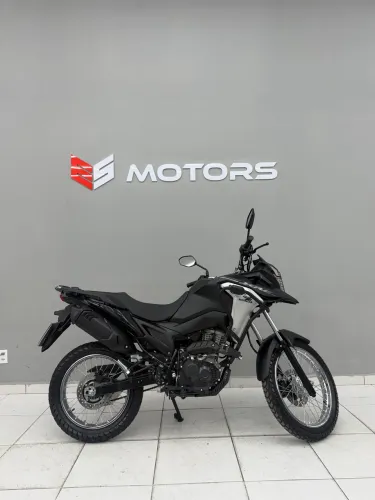 Imperdível!! XRE 190 com 1 mil KM toda equipada com acessórios 2026 modelo só na ESMOTORS