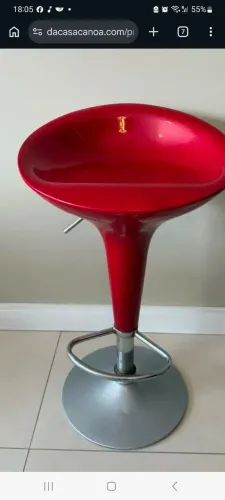 Banco alto com amortecedor vermelho usado