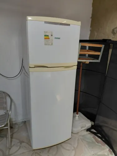Vendo geladeira 375 litros consul frost free 