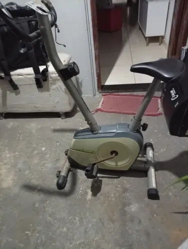 Bicicleta ergométrica funcionando certinho só não tem painel