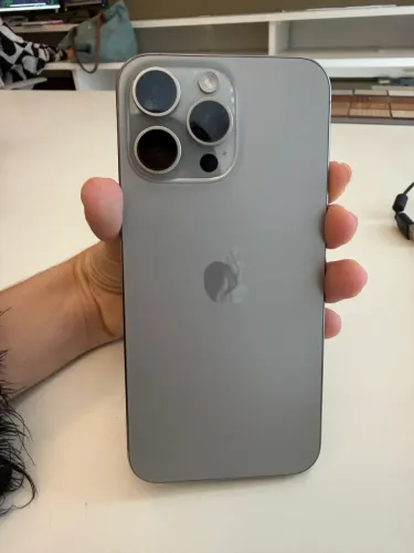 iPhone 15 Pro Max (apenas venda)