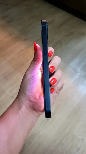 iPhone 13 128GB - Impecável (Sem Riscos / Tela Original)