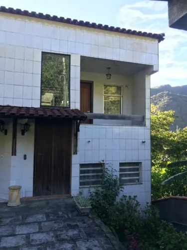 Oportunidade: Casa 2 pavimentos em Teresópolis, 2 quartos.
