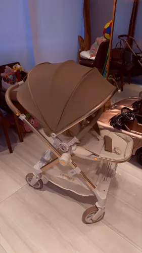 Carrinho de Bebê para menina
