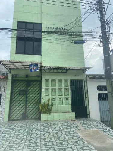 AC aluga kitnet px à Rodoviária de Belém!