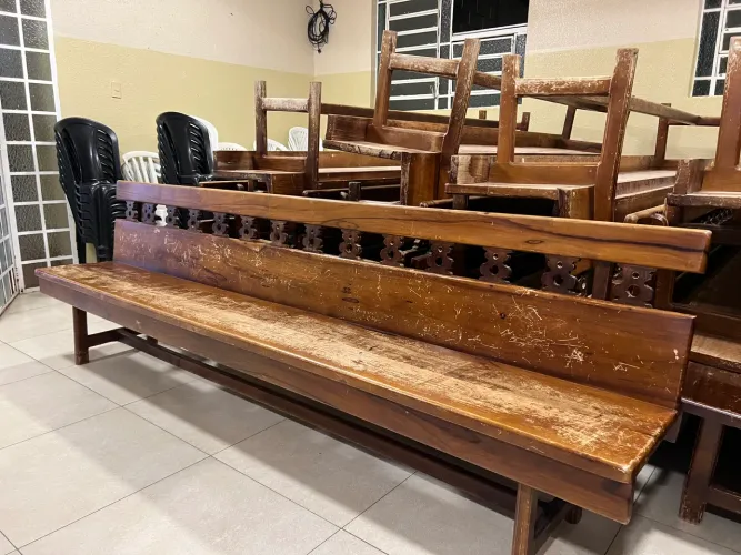 Banco de Madeira Real para Igreja, Salão ou Área Externa