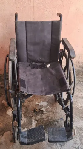 CADEIRA DE RODAS 