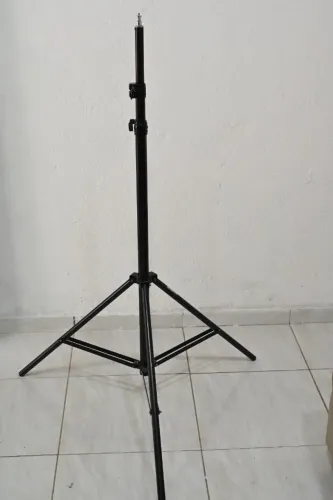 Tripé de Iluminação Preto W-807