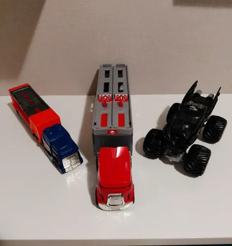 Caminhões HotWheels