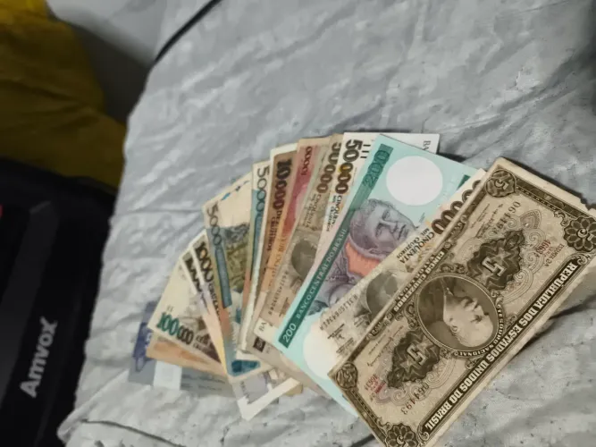 Vendo 23 cédulas antigas do brasil