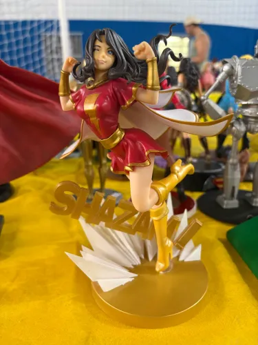 Ms. Marvel - Shazam - DC comics
